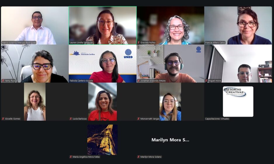 Personal de la UNED en una de las capacitaciones impartidas.